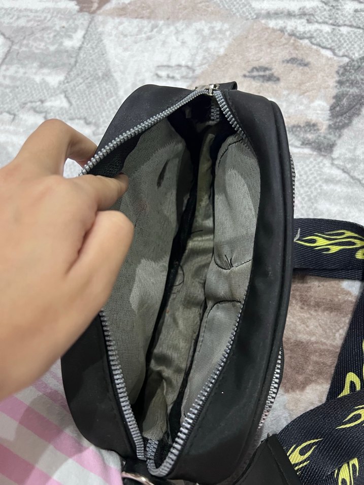 Siyah Tokalı Çapraz Çanta - Görsel 2