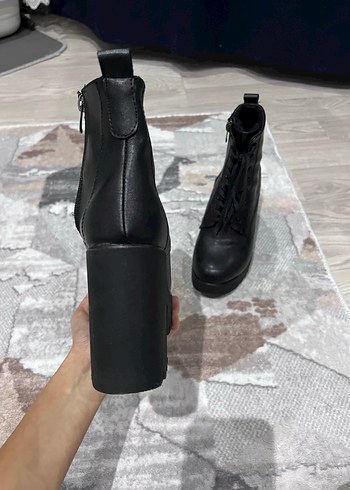 Siyah Platform Topuklu Gotik Kadın Bot - Görsel 3