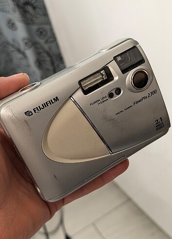 Dijital fotoğraf makinesi