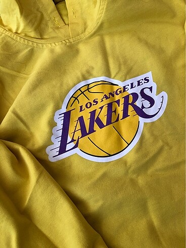 Lakers sweat