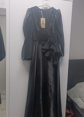 Siyah Uzun Kollu Drapeli Uzun Elbise - Görsel 2