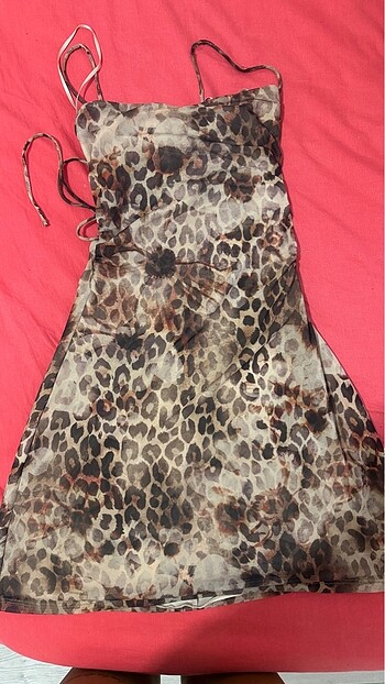 xs Beden BERSHKA LEOPAR ASKILI TÜL MİNİ ELBİSE