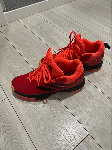37 Beden Adidas orjinal basketbol ayakkabısı
