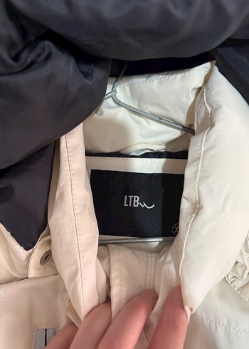 Beyaz Kürklü Kadın Kışlık Mont - Görsel 4