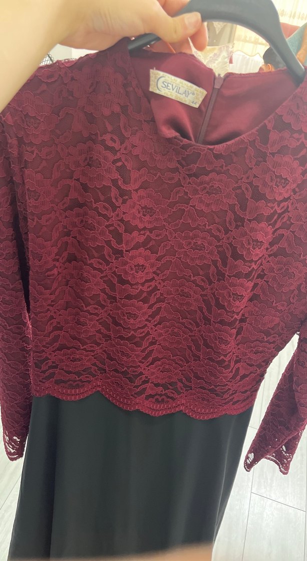 Bordo Dantel Detaylı Uzun Kollu Uzun Elbise - Görsel 3