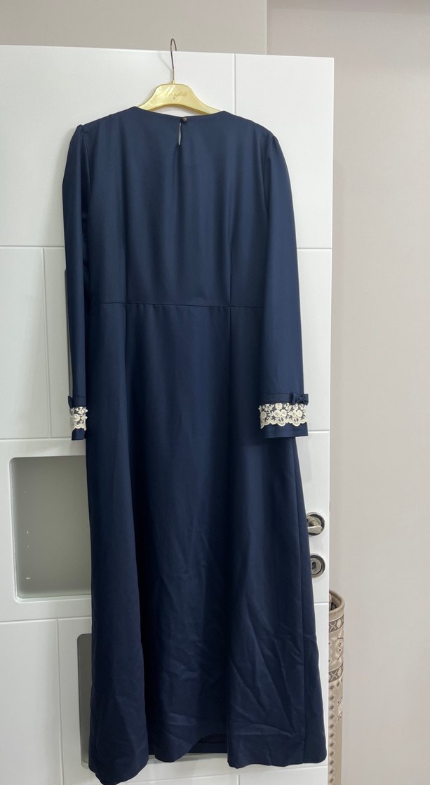 Dantel Detaylı Lacivert Uzun Elbise - Görsel 3