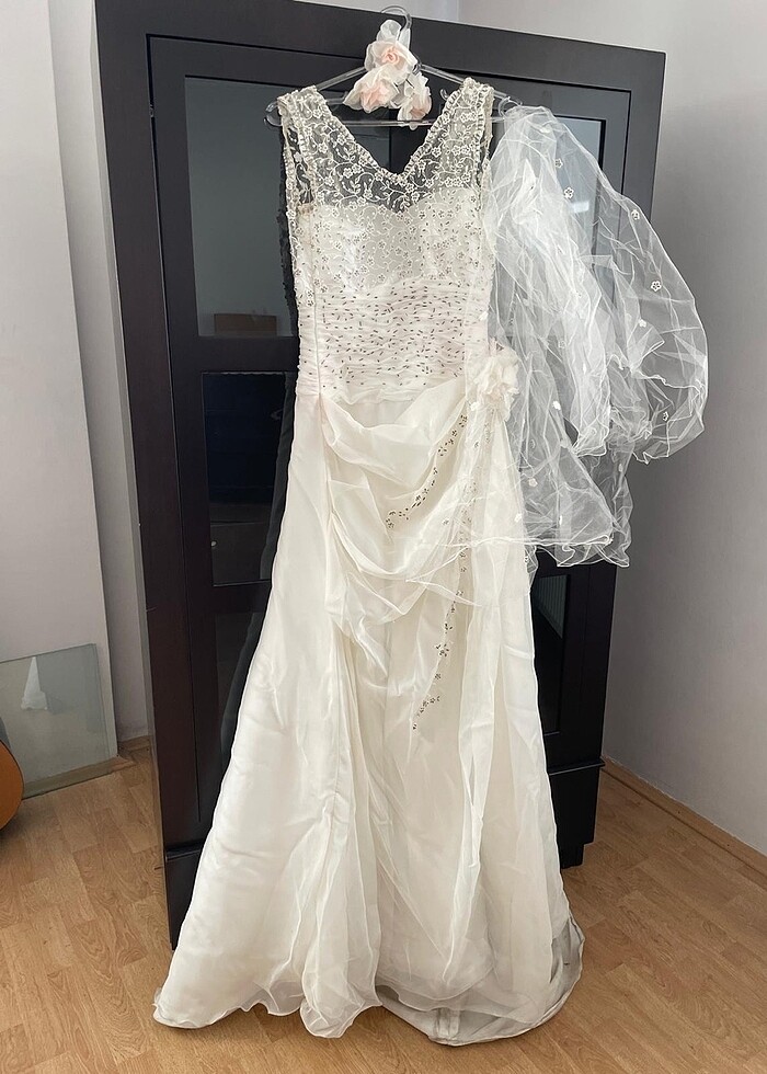 1 kere giyilmiş efsane gelinlik - Görsel 4