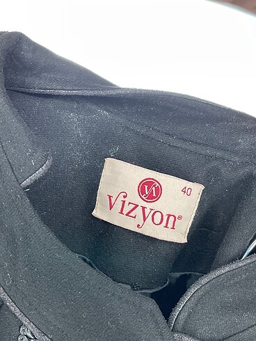 40 Beden siyah Renk PreLoved Kaban %70 İndirimli.