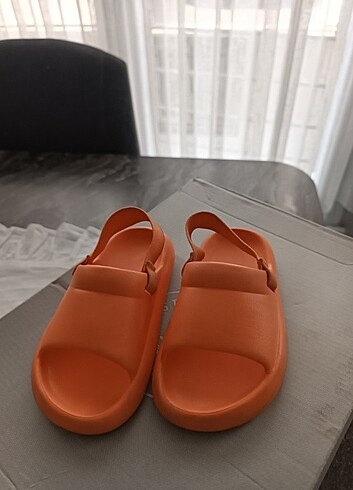 Zara sandalet 24numara