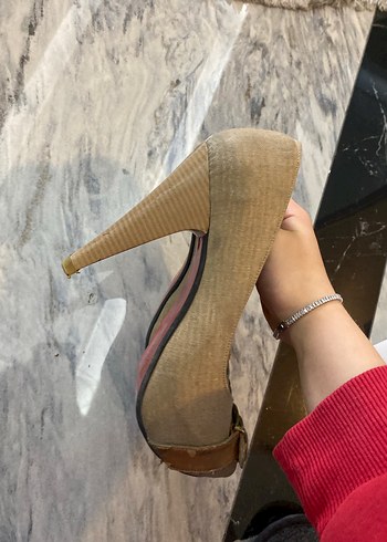 Bej Süet Dolgu Topuklu Kadın Ayakkabı - Görsel 2