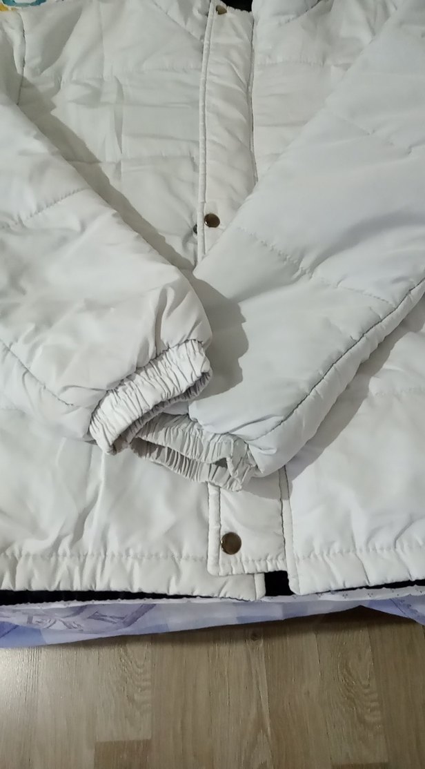 Düğmeli Beyaz mont - Görsel 4