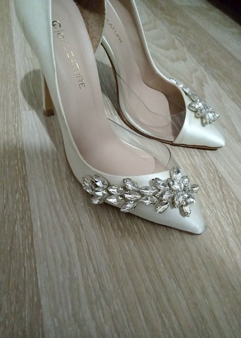 38 Beden Beyaz Payetli Nakışlı Stiletto Gelin Ayakkabısı