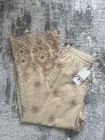 Zara Zara işlemeli pantolon