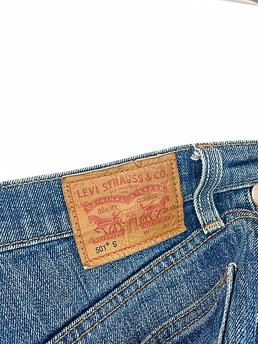 34 Beden lacivert Renk Levis Jean / Kot %70 İndirimli.