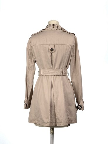 l Beden BeBe Trenchcoat %70 İndirimli.