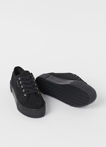H&M snekar.