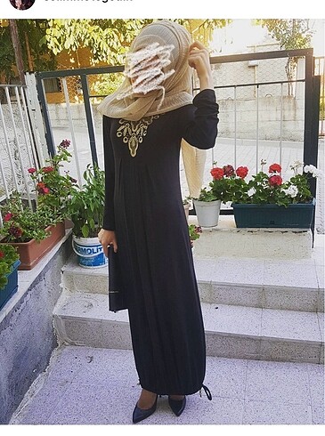 Gold detaylı elbise
