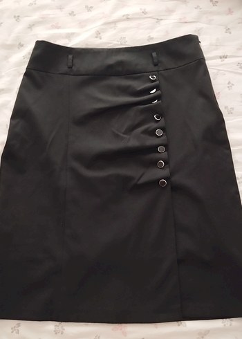 Drape Butik Yanda Düğme Detaylı Siyah Midi Etek
