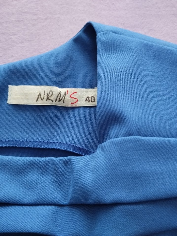 Mavi Pilili Midi Kolsuz Ofis Elbisesi - Görsel 5