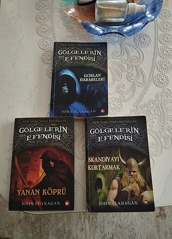 John Flanagan, yüzüklerin efendisi 1,2 ve 4 kitap