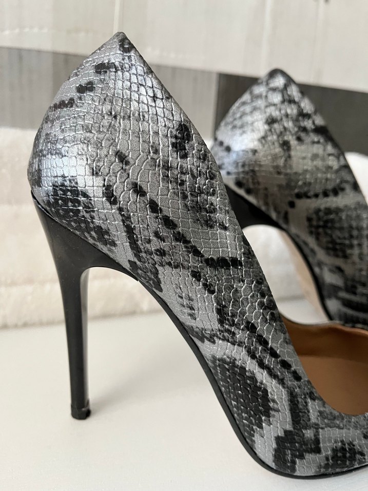 Gri Yılan Desenli Deri Stiletto Topuklu - Görsel 3