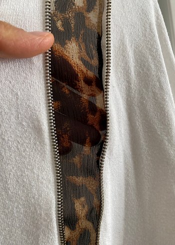 Leopar Desenli Askılı Beyaz Kadın Bluz - Görsel 2