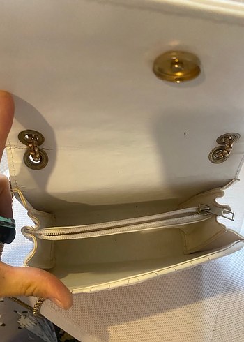 Beyaz Deri Zincir Detaylı Kadın Çanta - Görsel 4