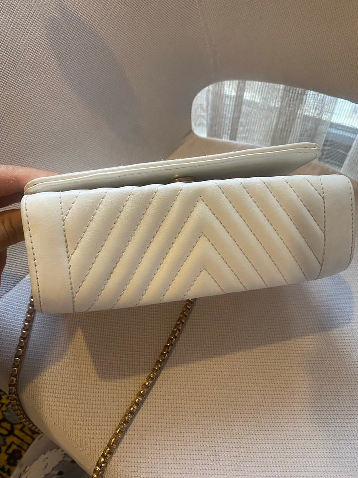 Beyaz Deri Zincir Detaylı Kadın Çanta - Görsel 5