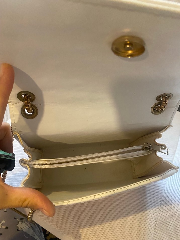 Beyaz Deri Zincir Detaylı Kadın Çanta - Görsel 4