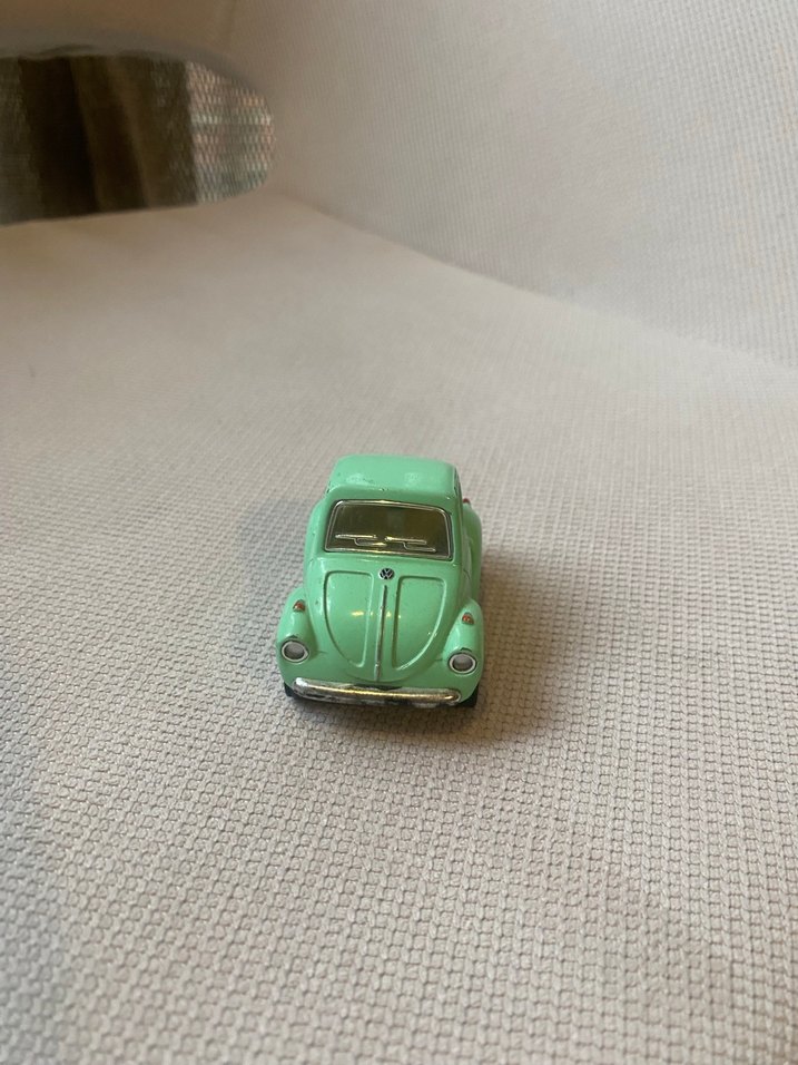 Pastel Yeşil Minyatür Oyuncak Araba - Görsel 3