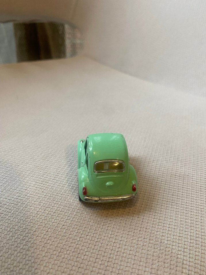 Pastel Yeşil Minyatür Oyuncak Araba - Görsel 2