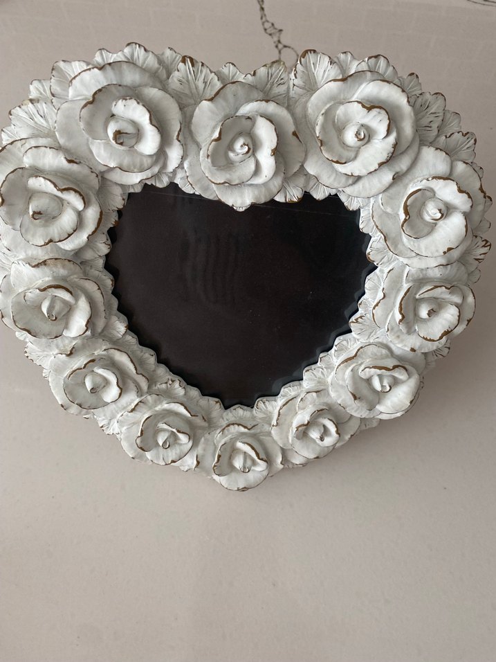 Çiçek Detaylı Beyaz Kalp resim çerçevesi - Görsel 2