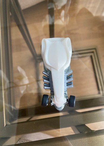 Beyaz Minyatür Oyuncak Araba - Görsel 5