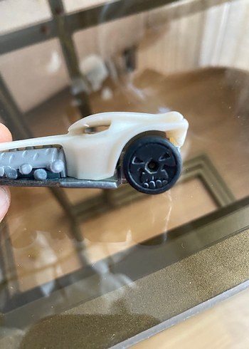 Beyaz Minyatür Oyuncak Araba - Görsel 4