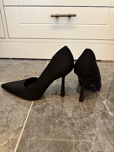 38 Beden Zara dekolteli stiletto