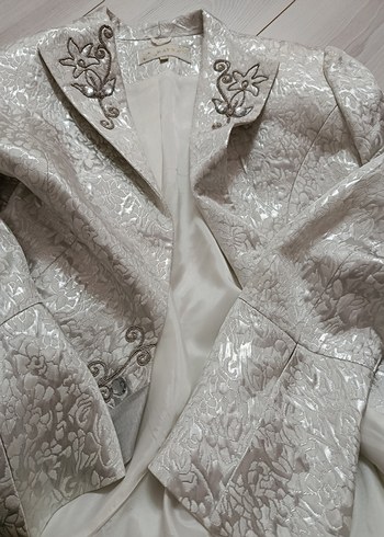 Nakışlı Beyaz Vintage Kadın Uzun Pardösü - Görsel 6