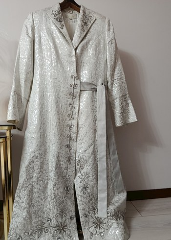 Nakışlı Beyaz Vintage Kadın Uzun Pardösü - Görsel 8