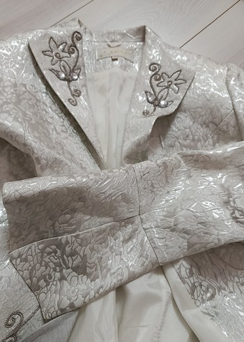 Nakışlı Beyaz Vintage Kadın Uzun Pardösü - Görsel 10