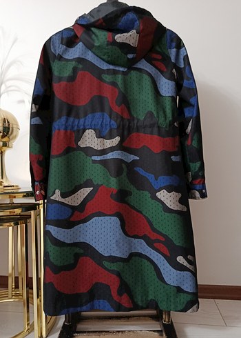 Kadın Çok Renkli Kamuflaj Desenli Uzun Yağmurluk - Görsel 8