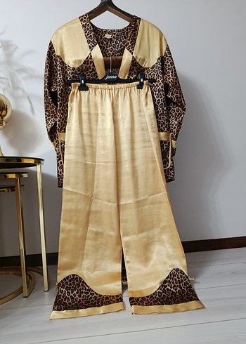 Leopar Desenli Uzun Kadın Sabahlık - Görsel 9