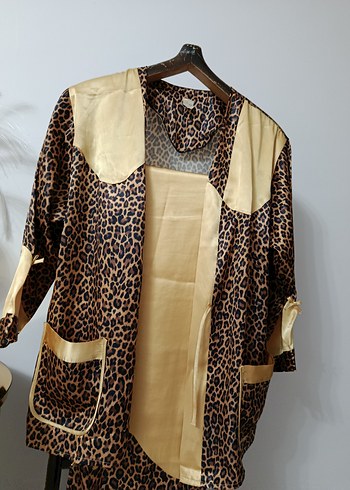 Leopar Desenli Uzun Kadın Sabahlık - Görsel 2