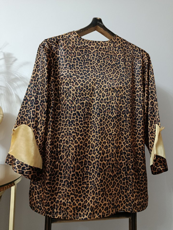 Leopar Desenli Uzun Kadın Sabahlık - Görsel 3