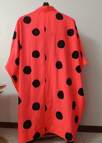 Kırmızı Puantiyeli Uzun Kadın Yağmurluk - Görsel 5