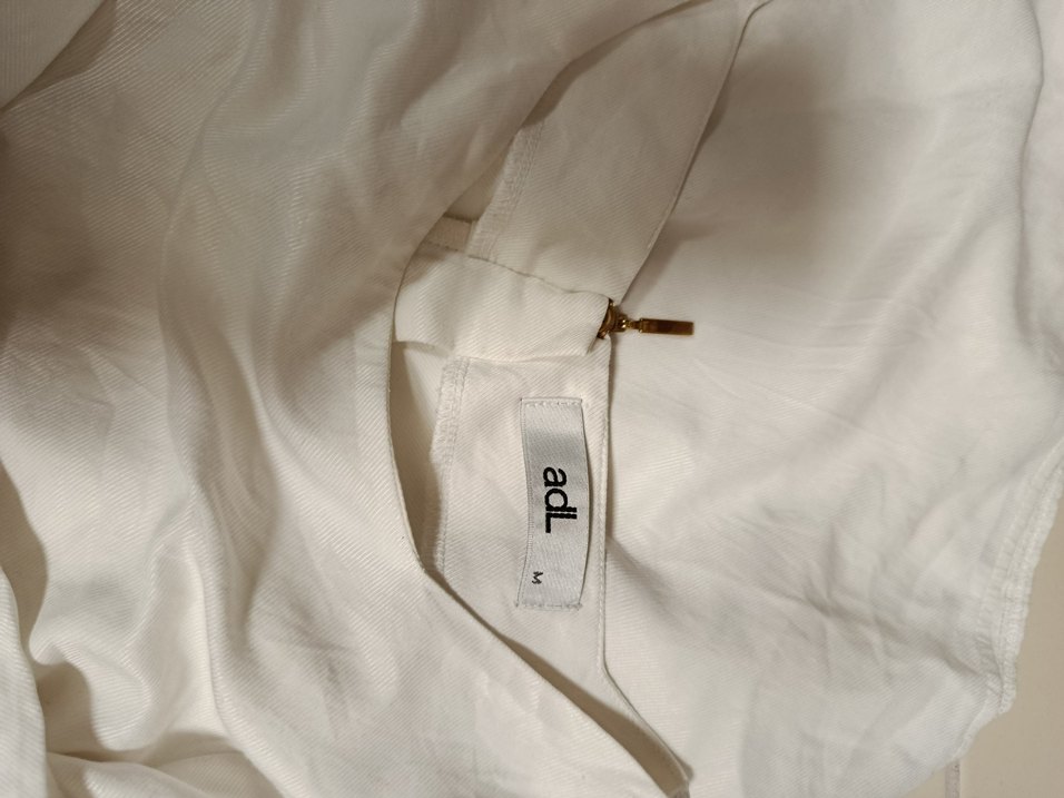 Düğmeli Beyaz Keten Kadın Bluz - Görsel 2