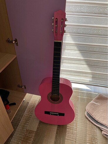 Pembe gitar