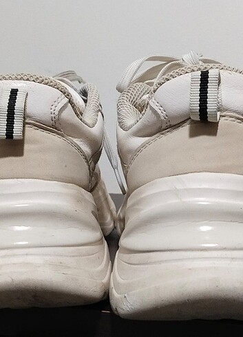 37 Beden beyaz Renk Bershka marka orijinal spor ayakkabı 