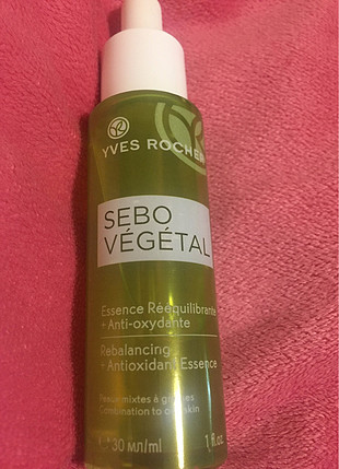 Yves Rocher Sebo Vegetal Serum