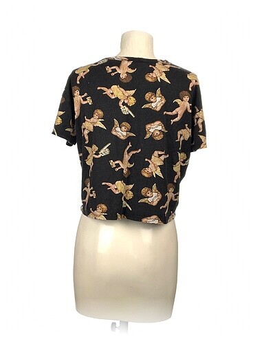 s Beden Zara T-shirt %70 İndirimli.