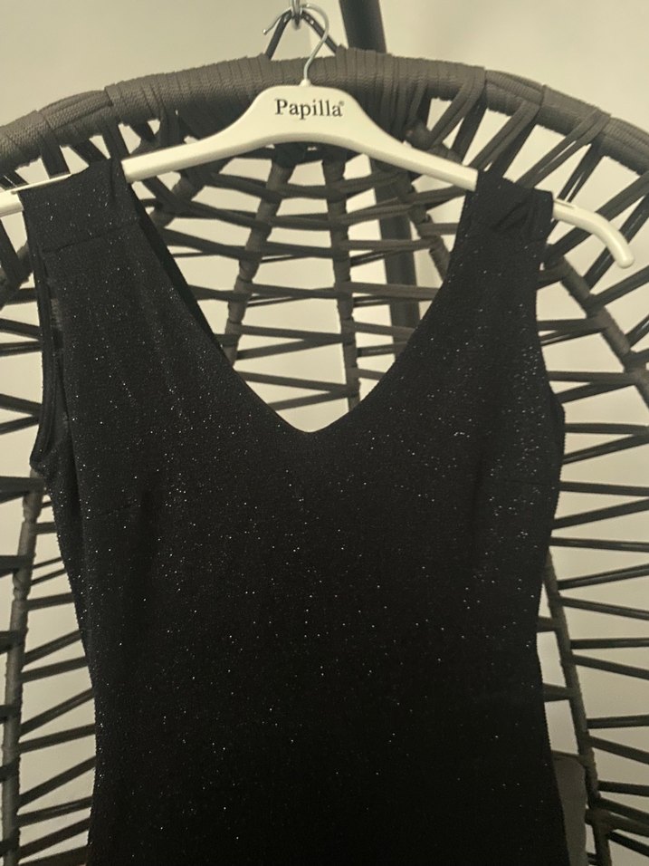 Siyah V Yaka Gotik Elbise - Görsel 2