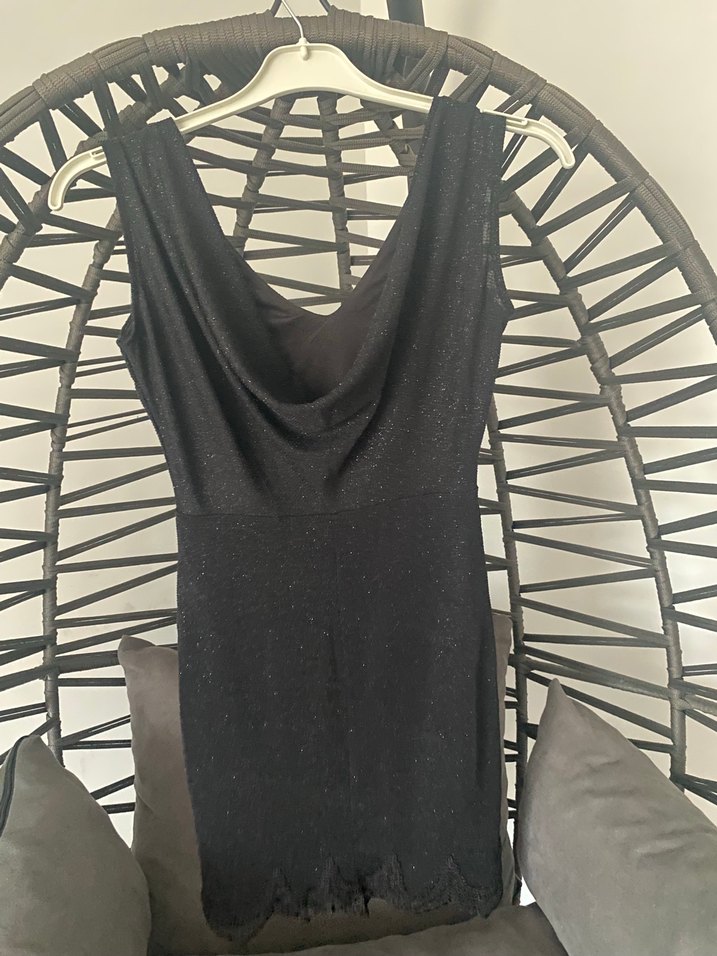 Siyah V Yaka Gotik Elbise - Görsel 4